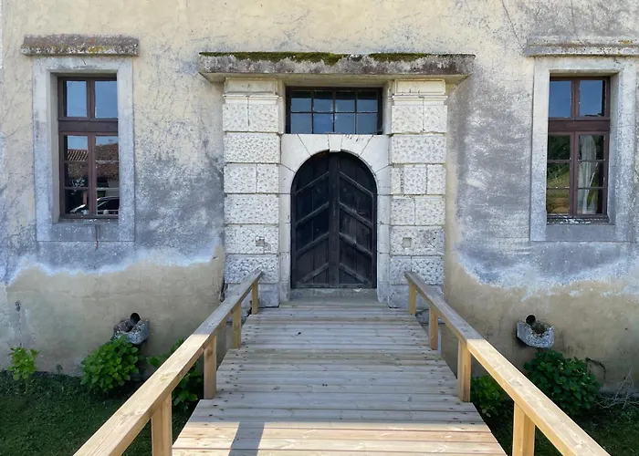 Le Pouy Hébergement de vacances *